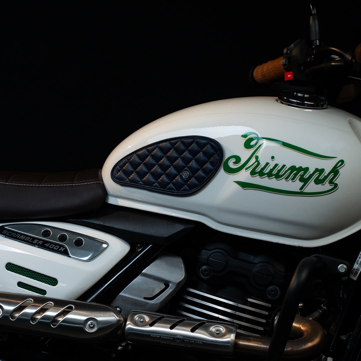 Raised Diamond Tankpads (Triumph)