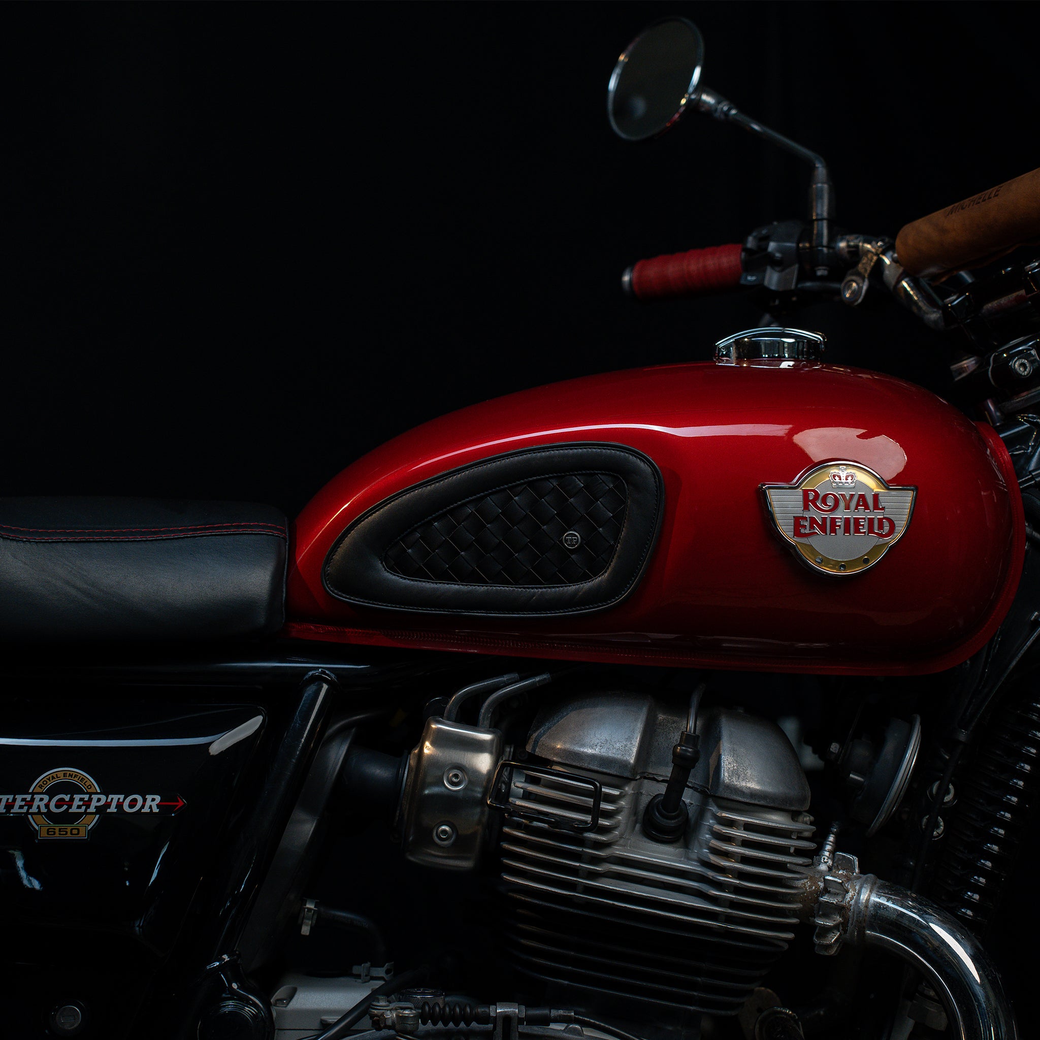 Handweaved Tankpads (Interceptor 650)