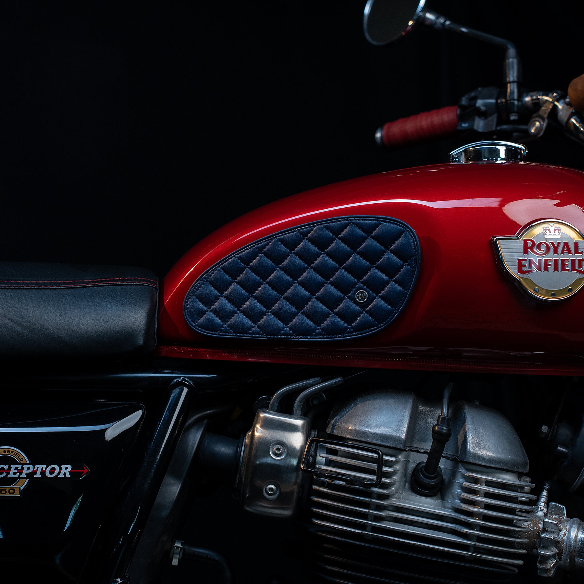 Raised Diamond Tankpads (Interceptor 650)