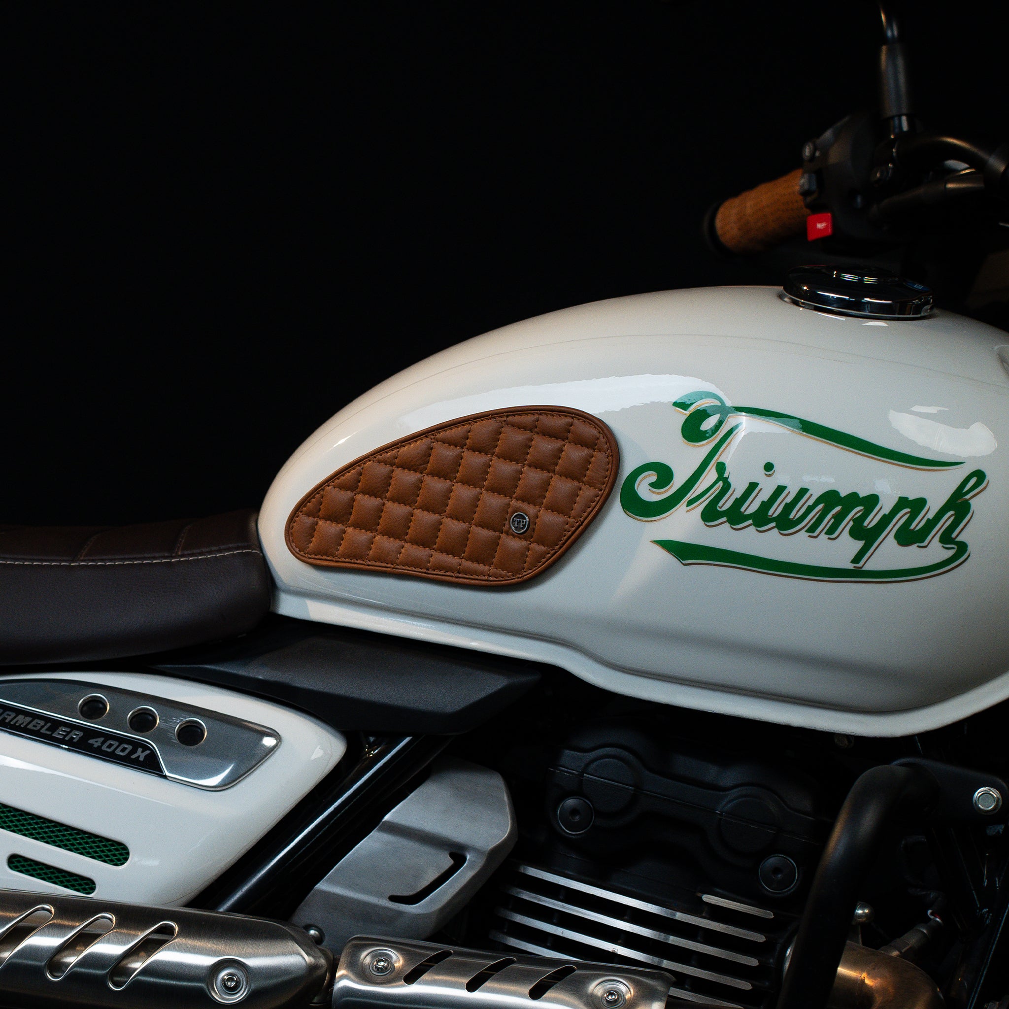 Raised Diamond Tankpads (Triumph)