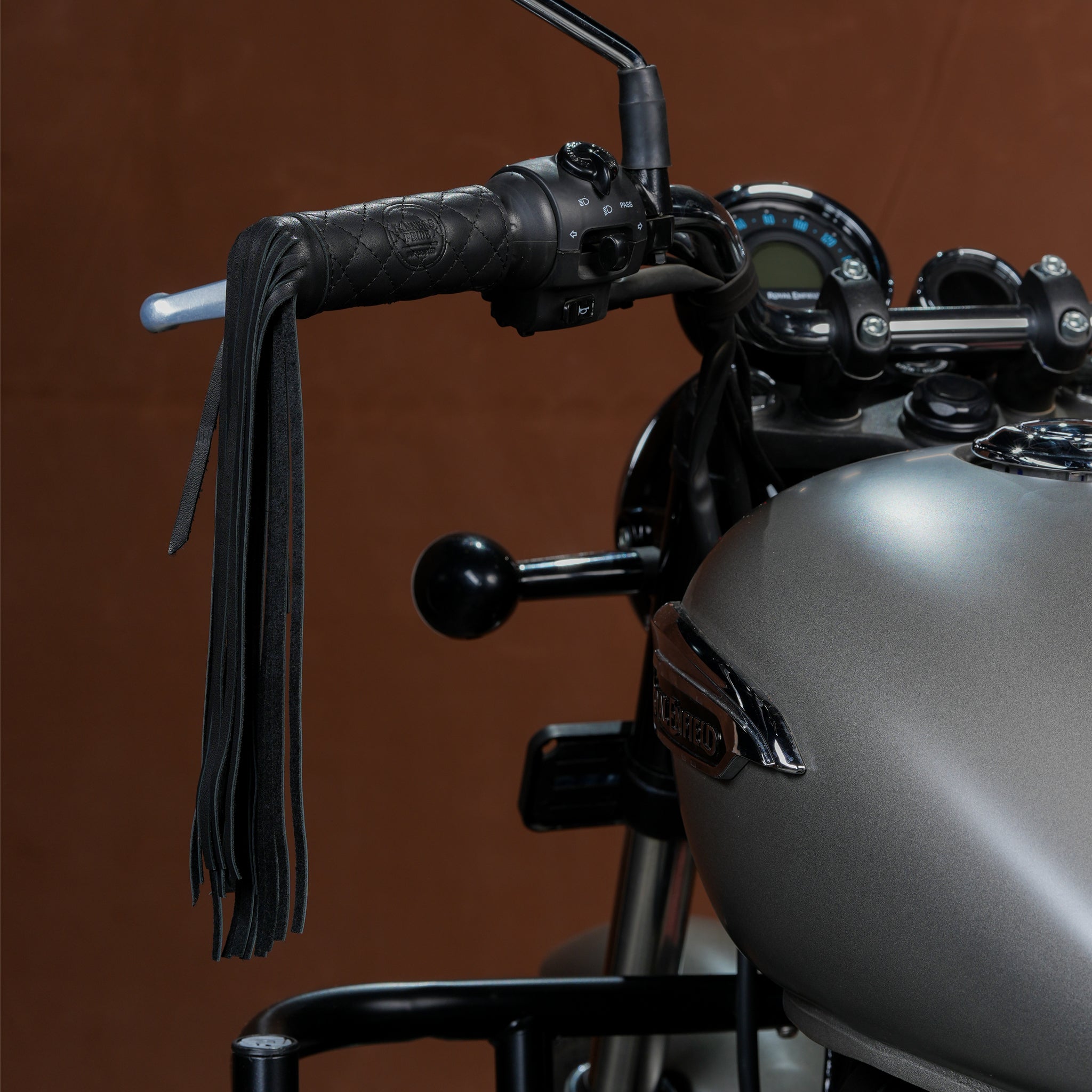 Tasselled Grip Covers (Short)