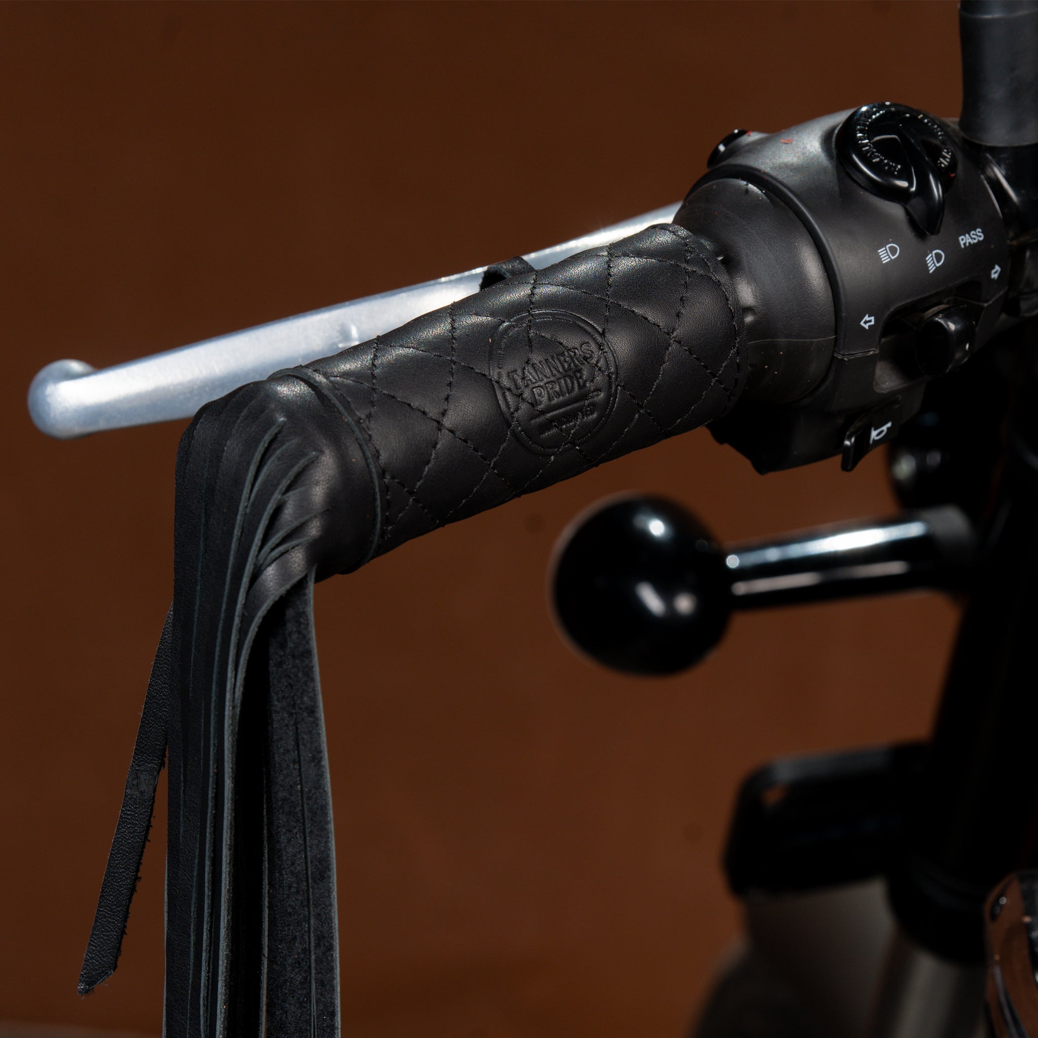 Tasselled Grip Covers (Short)