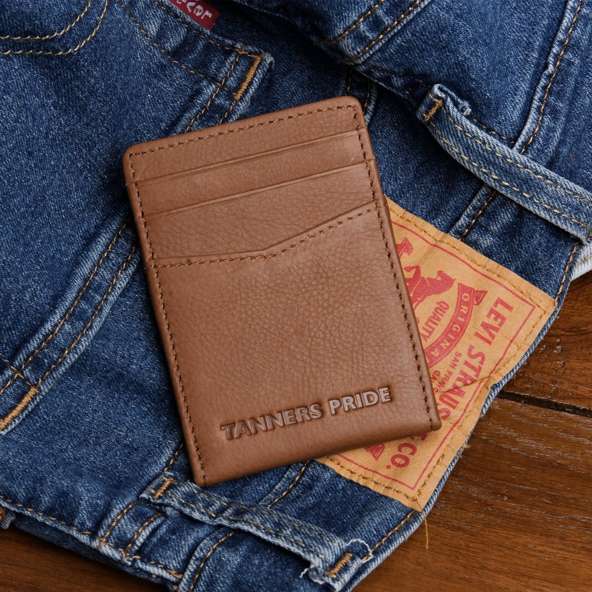 Doug Magnetic Card Case - Tanners Pride (V.C. Exports)