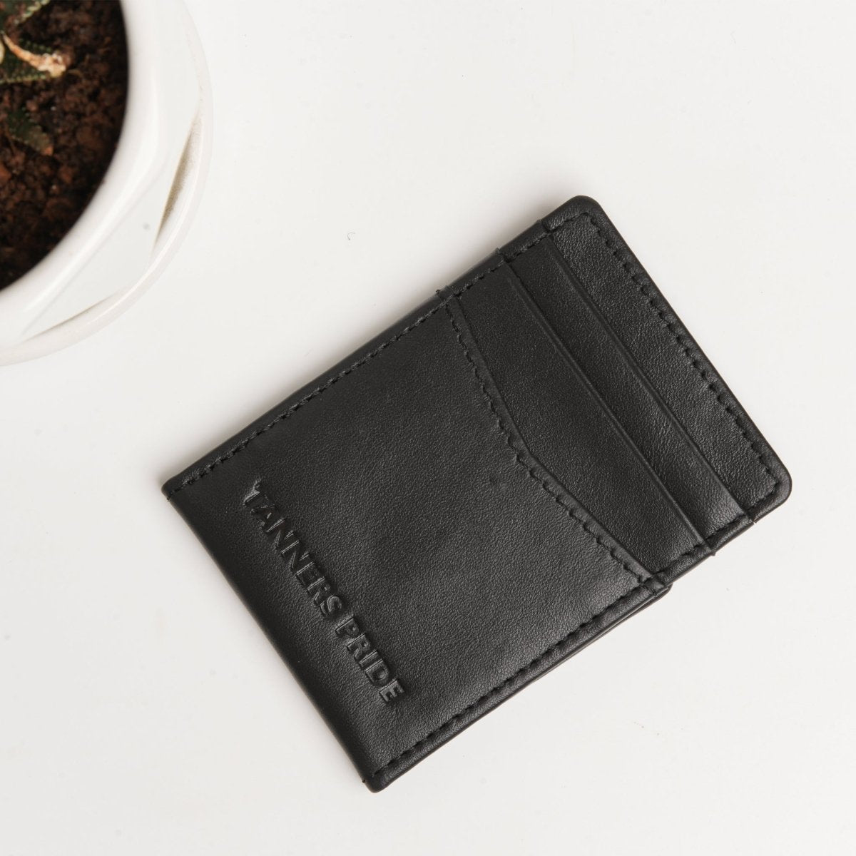 Doug Magnetic Card Case - Tanners Pride (V.C. Exports)