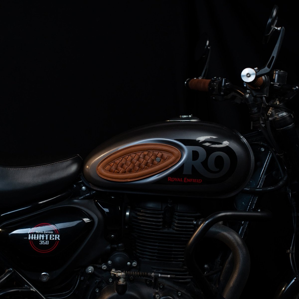 Handweaved Tankpads (Hunter 350) - Tanners Pride (V.C. Exports)