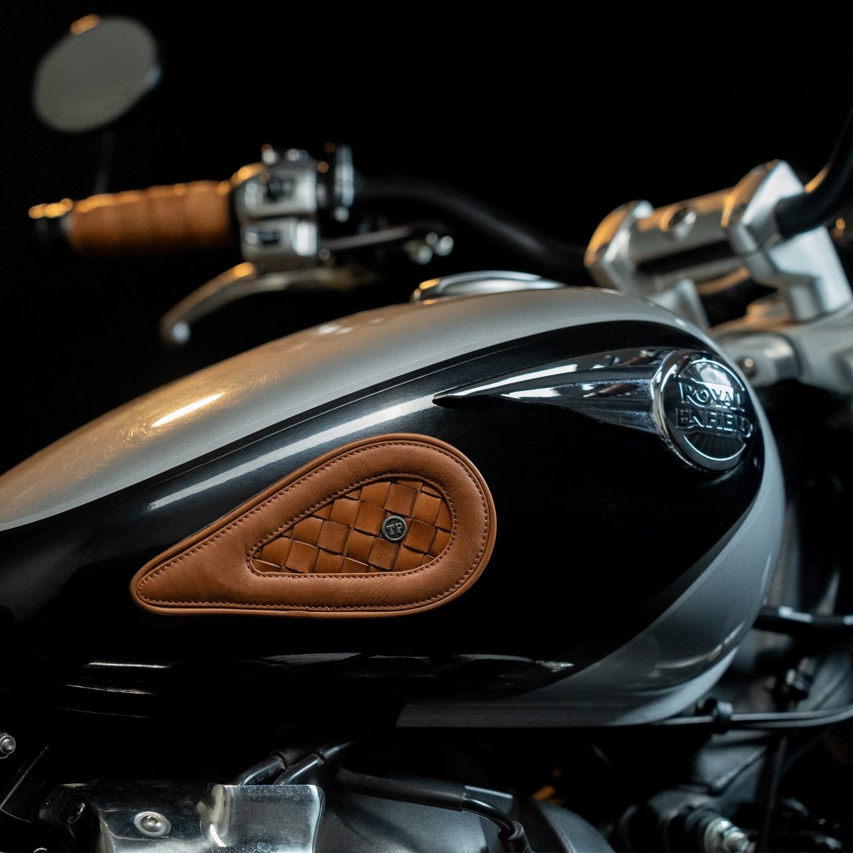 Handweaved Tankpads (Super Meteor 650) - Tanners Pride (V.C. Exports)