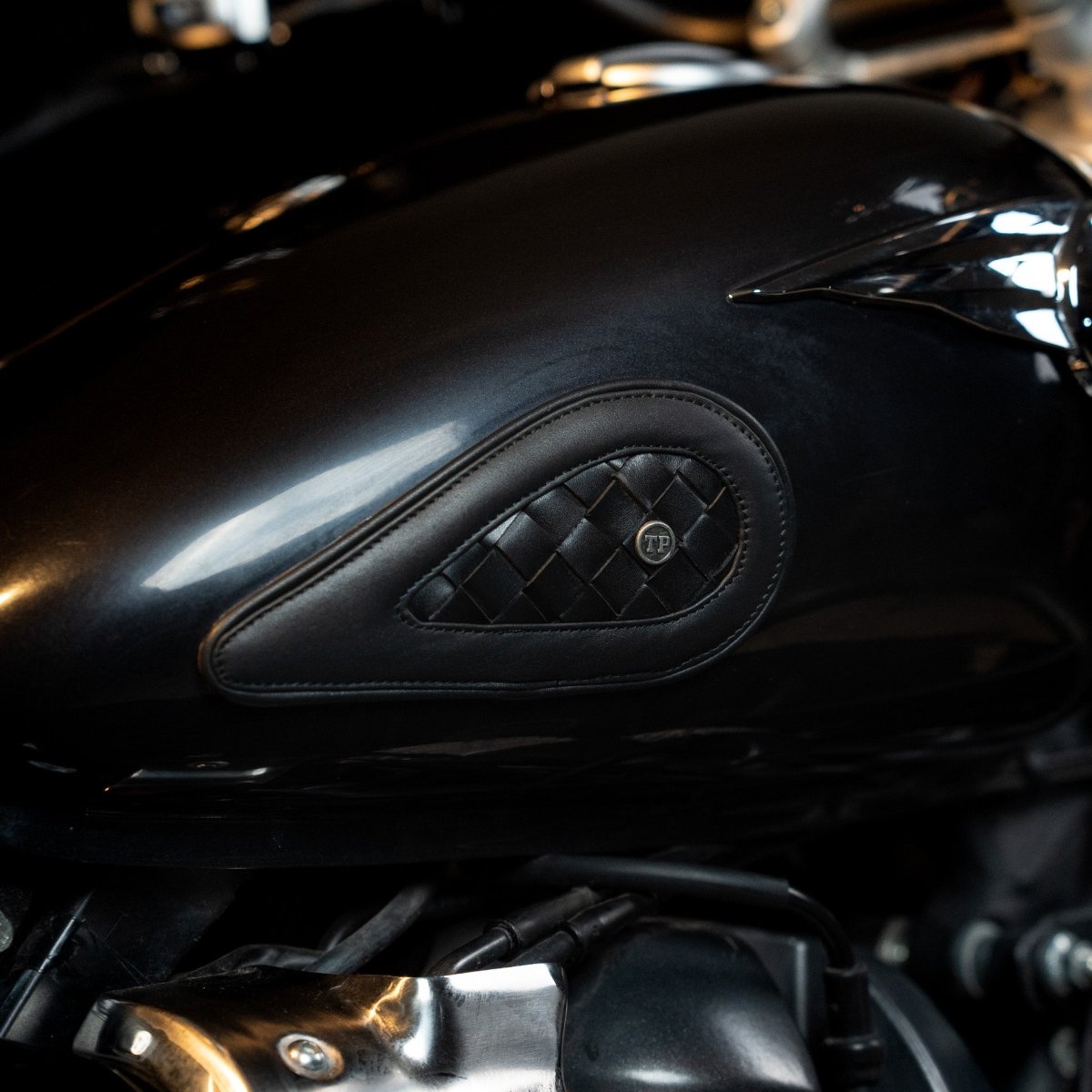 Handweaved Tankpads (Super Meteor 650) - Tanners Pride (V.C. Exports)