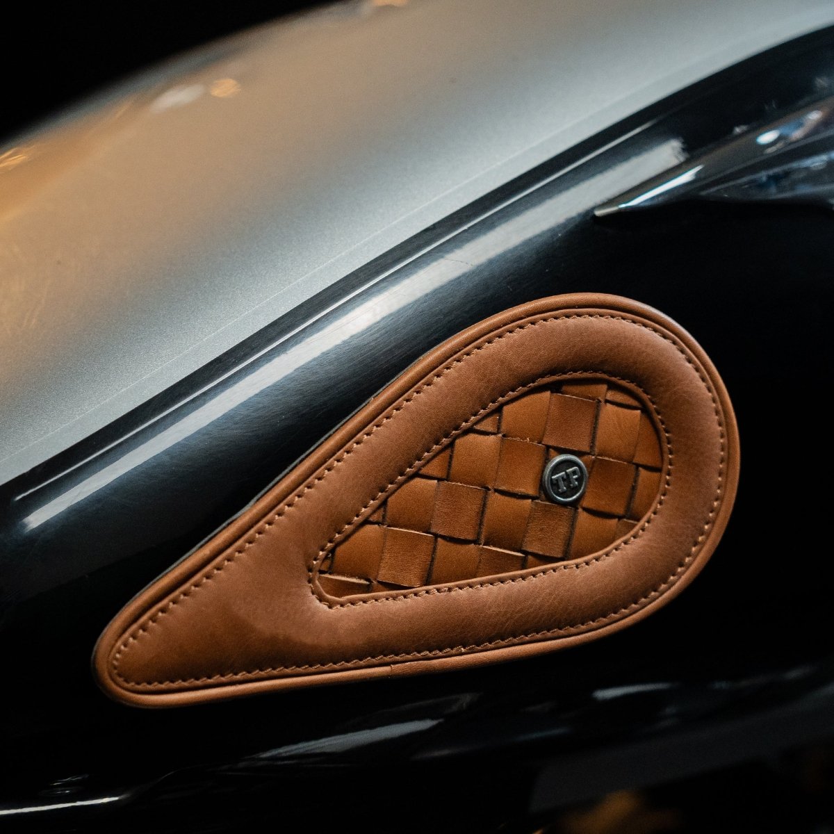 Handweaved Tankpads (Super Meteor 650) - Tanners Pride (V.C. Exports)