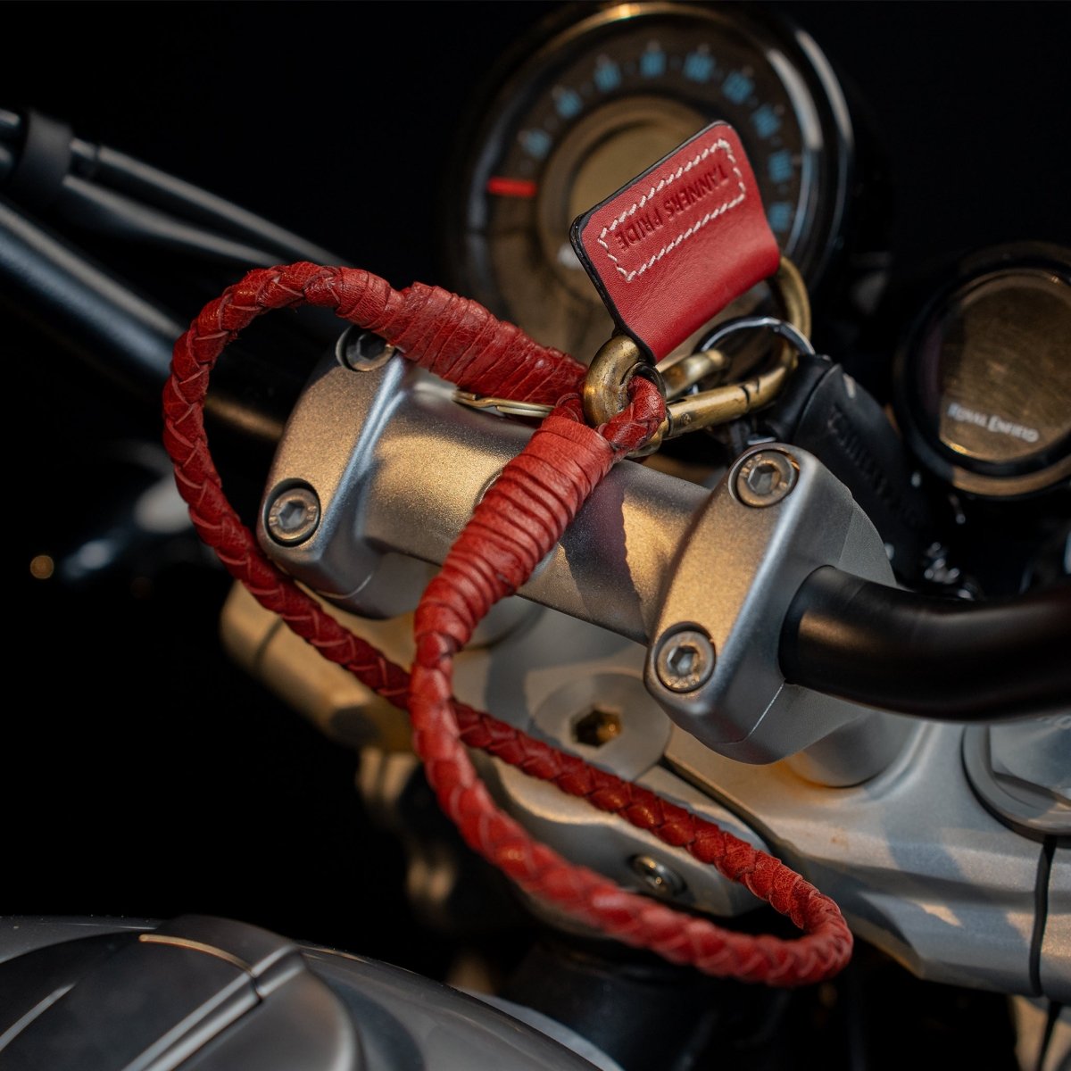 Hunter Keychain - Tanners Pride (V.C. Exports)