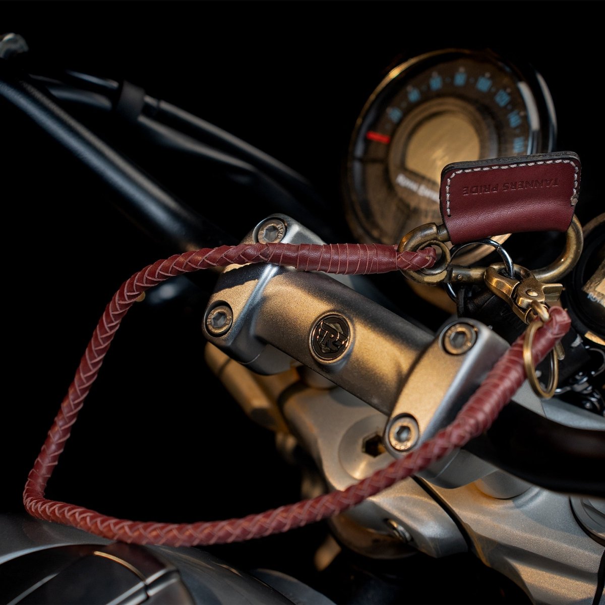 Hunter Keychain - Tanners Pride (V.C. Exports)