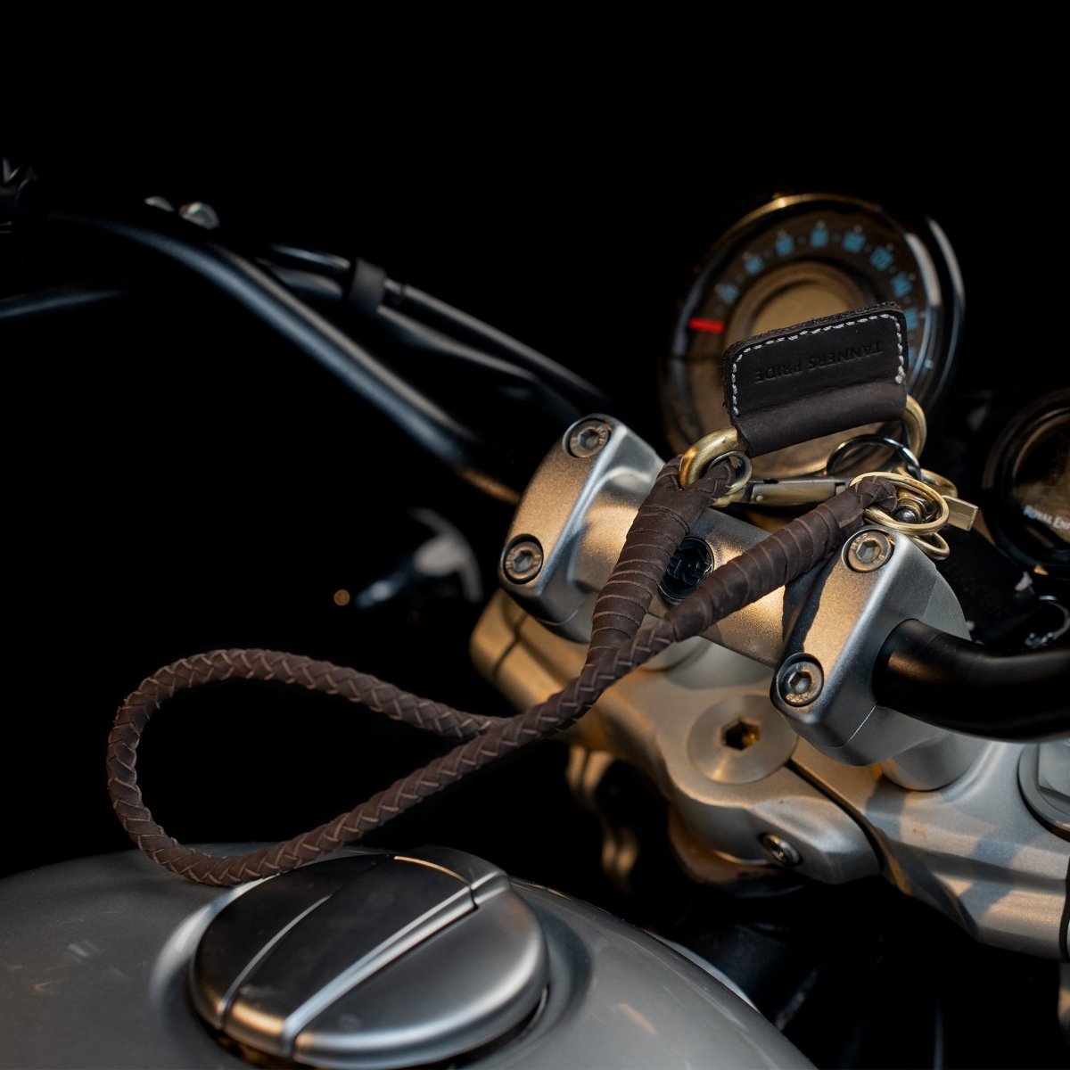 Hunter Keychain - Tanners Pride (V.C. Exports)