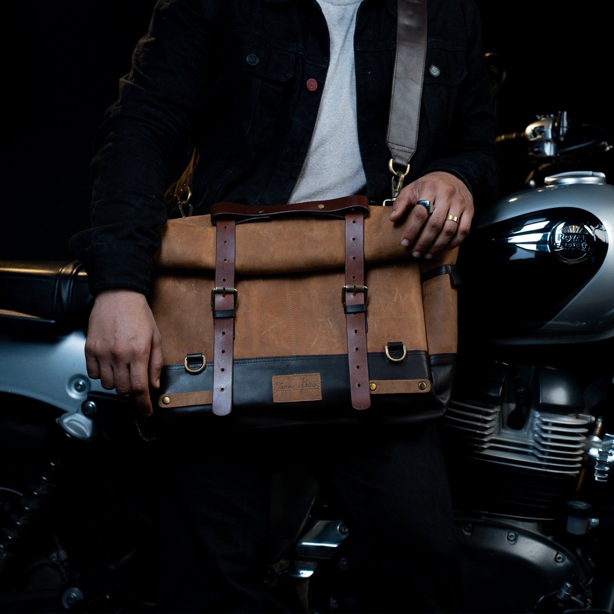 Leather Biking Large Pannier - Tanners Pride (V.C. Exports)