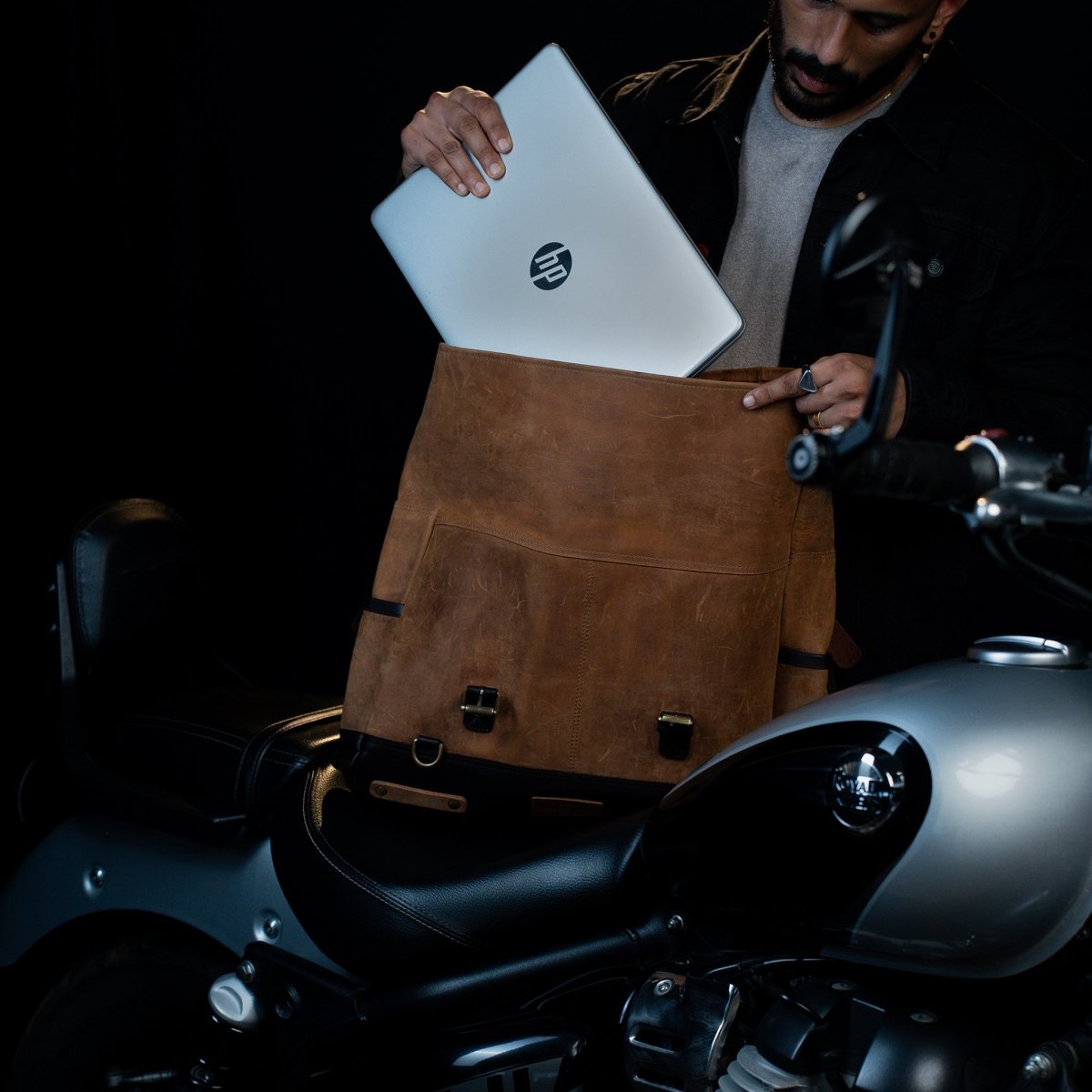 Leather Biking Large Pannier - Tanners Pride (V.C. Exports)