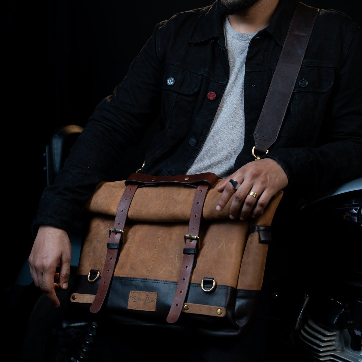 Leather Biking Large Pannier - Tanners Pride (V.C. Exports)