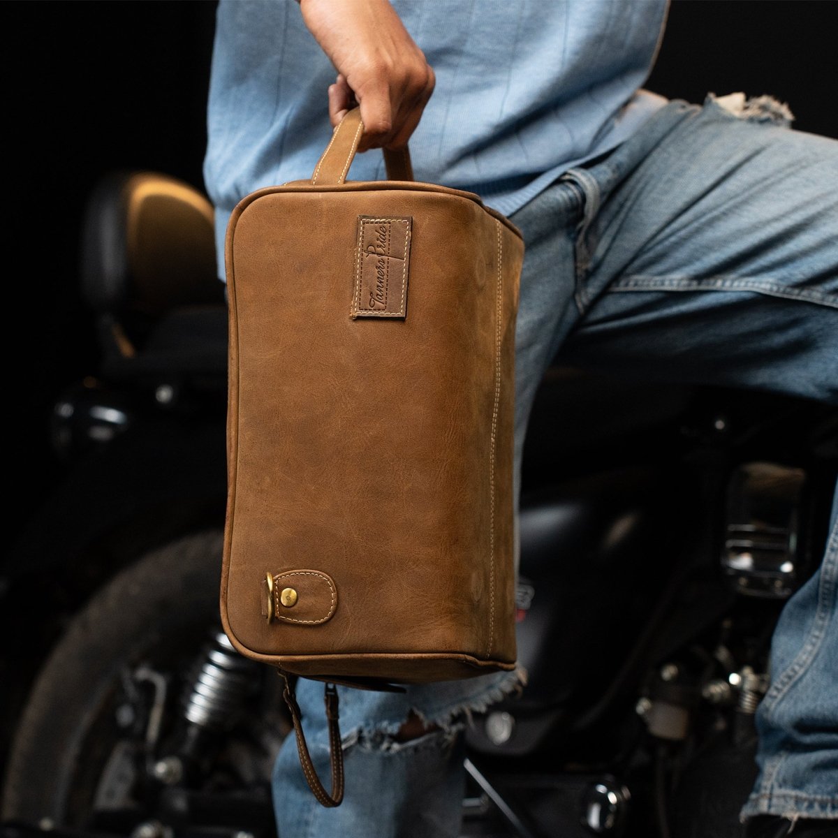 Magnetic Goliath Tank Bag - Tanners Pride (V.C. Exports)