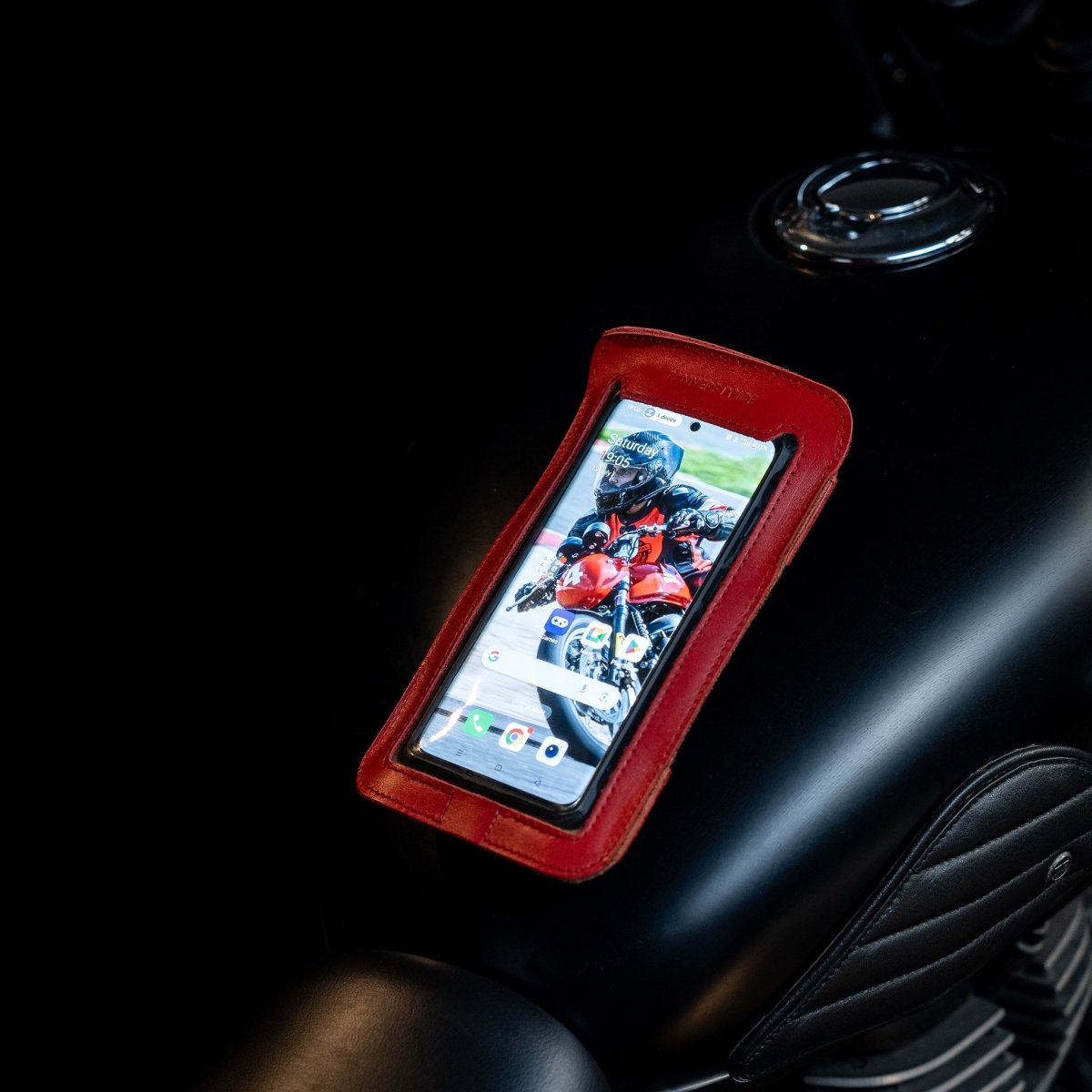 Magnetic Phone Pouch - Tanners Pride (V.C. Exports)
