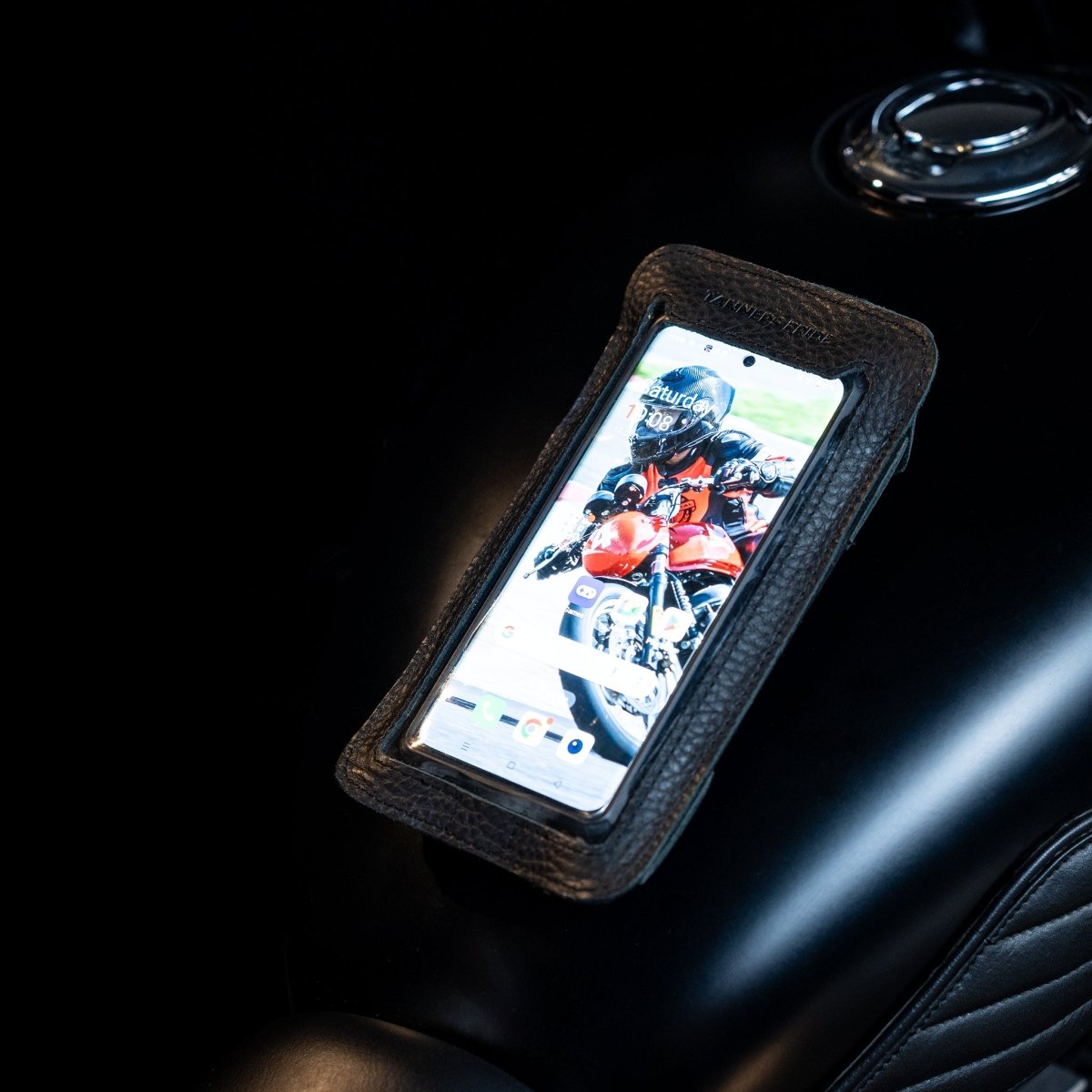 Magnetic Phone Pouch - Tanners Pride (V.C. Exports)