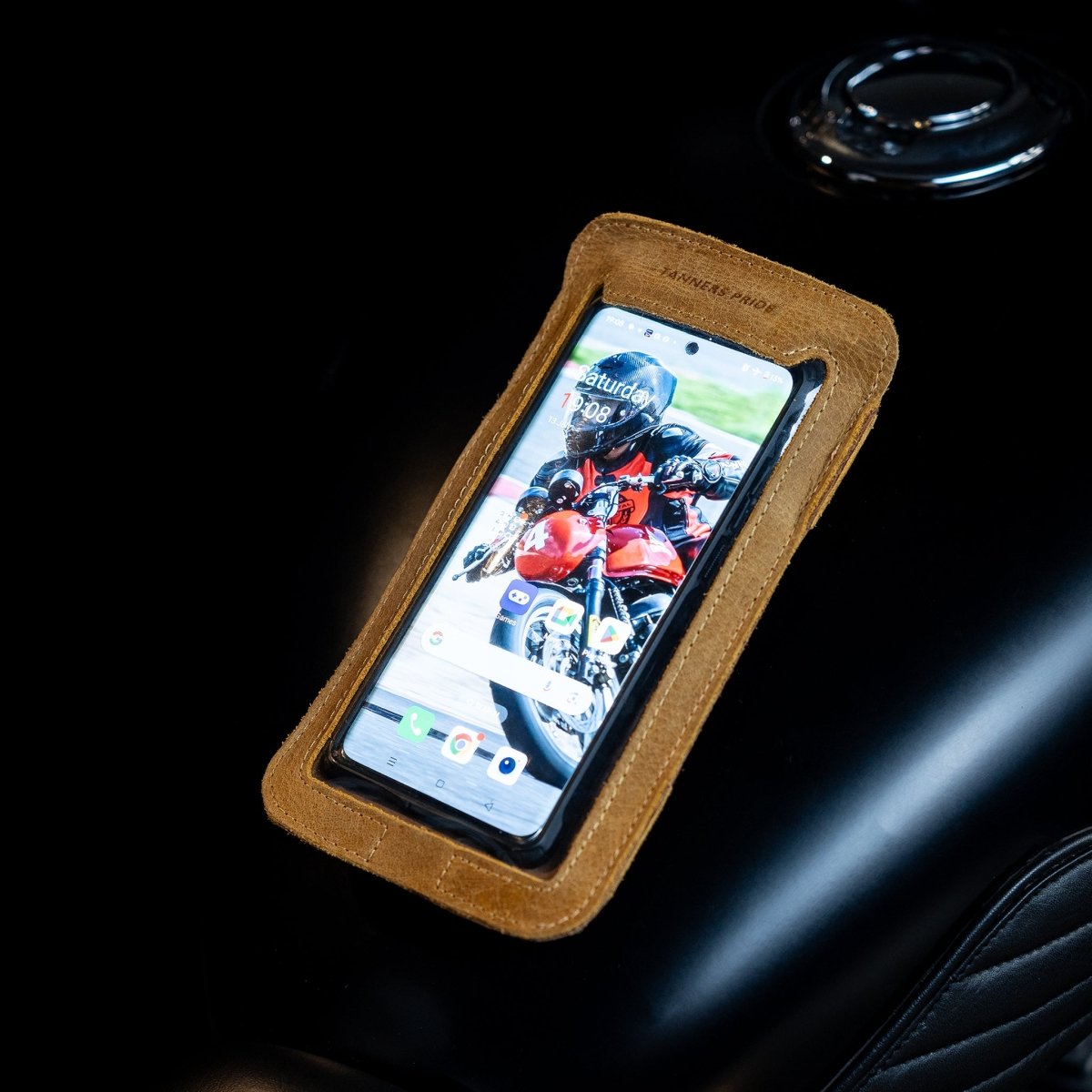 Magnetic Phone Pouch - Tanners Pride (V.C. Exports)