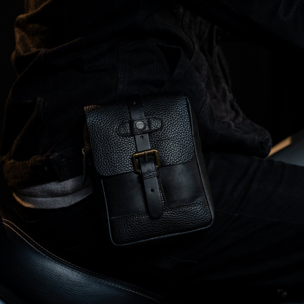 Magnetic Tank Pouch - Tanners Pride (V.C. Exports)