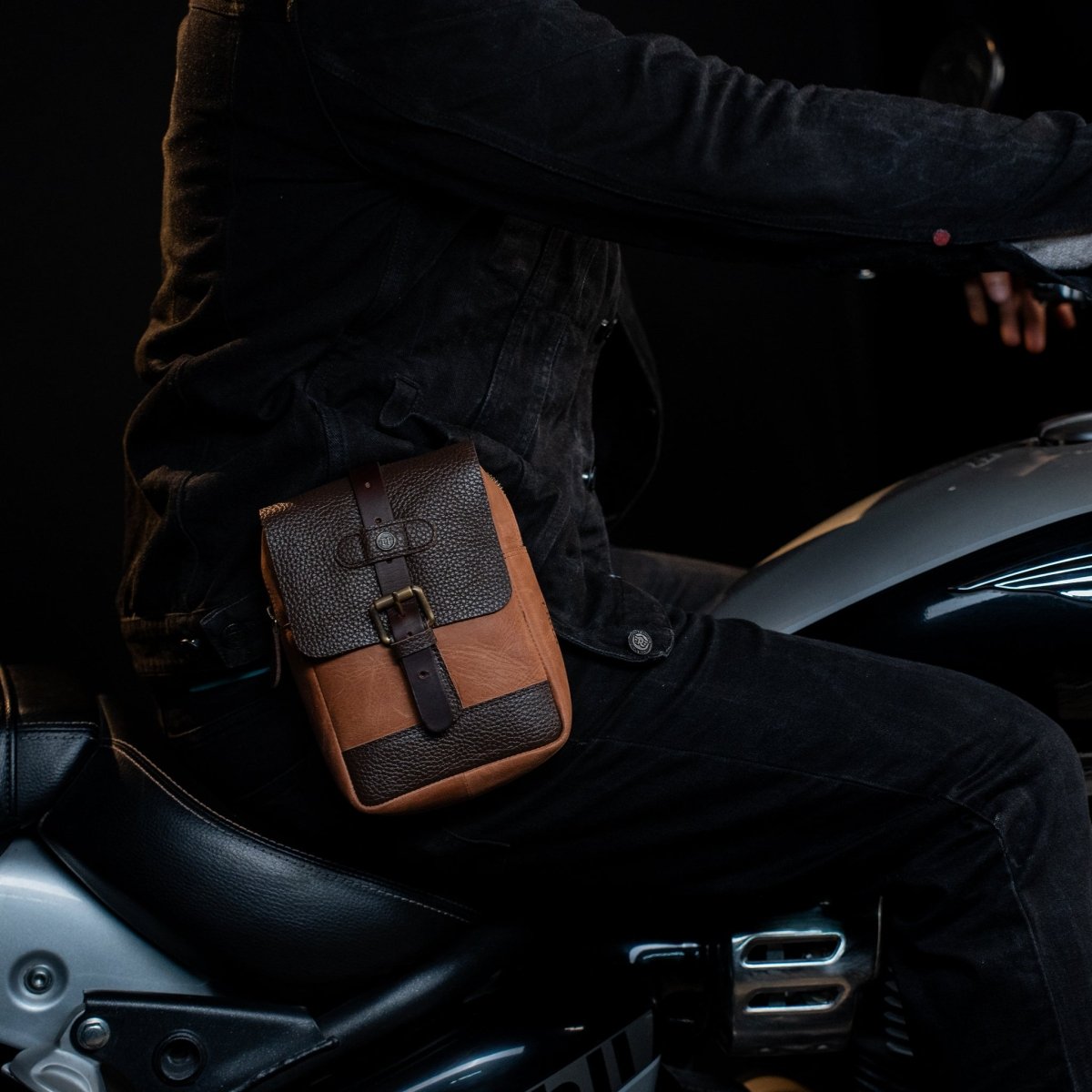 Magnetic Tank Pouch - Tanners Pride (V.C. Exports)