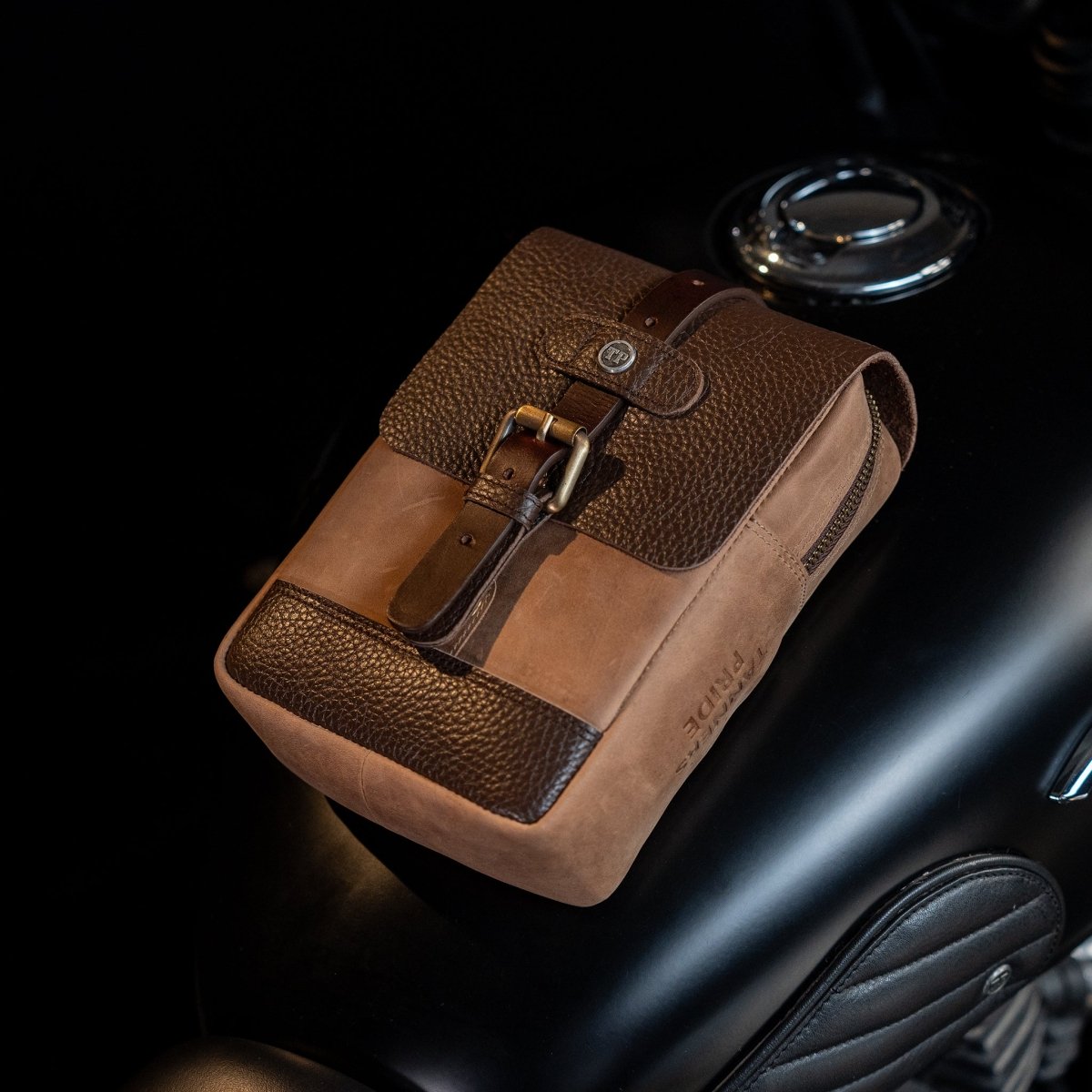 Magnetic Tank Pouch - Tanners Pride (V.C. Exports)