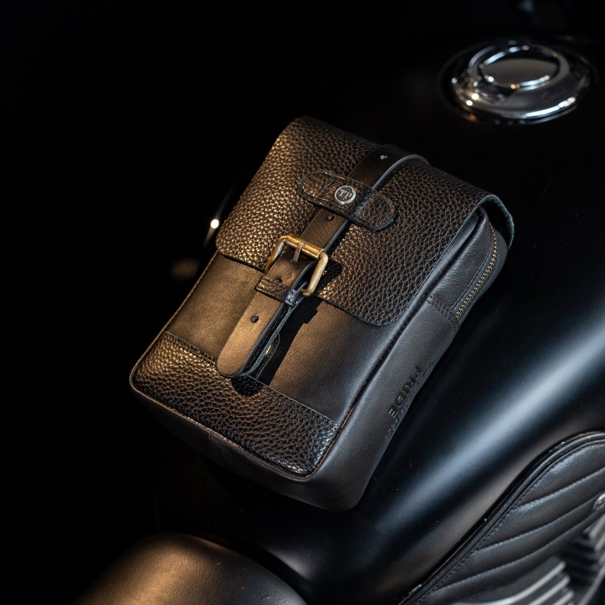 Magnetic Tank Pouch - Tanners Pride (V.C. Exports)