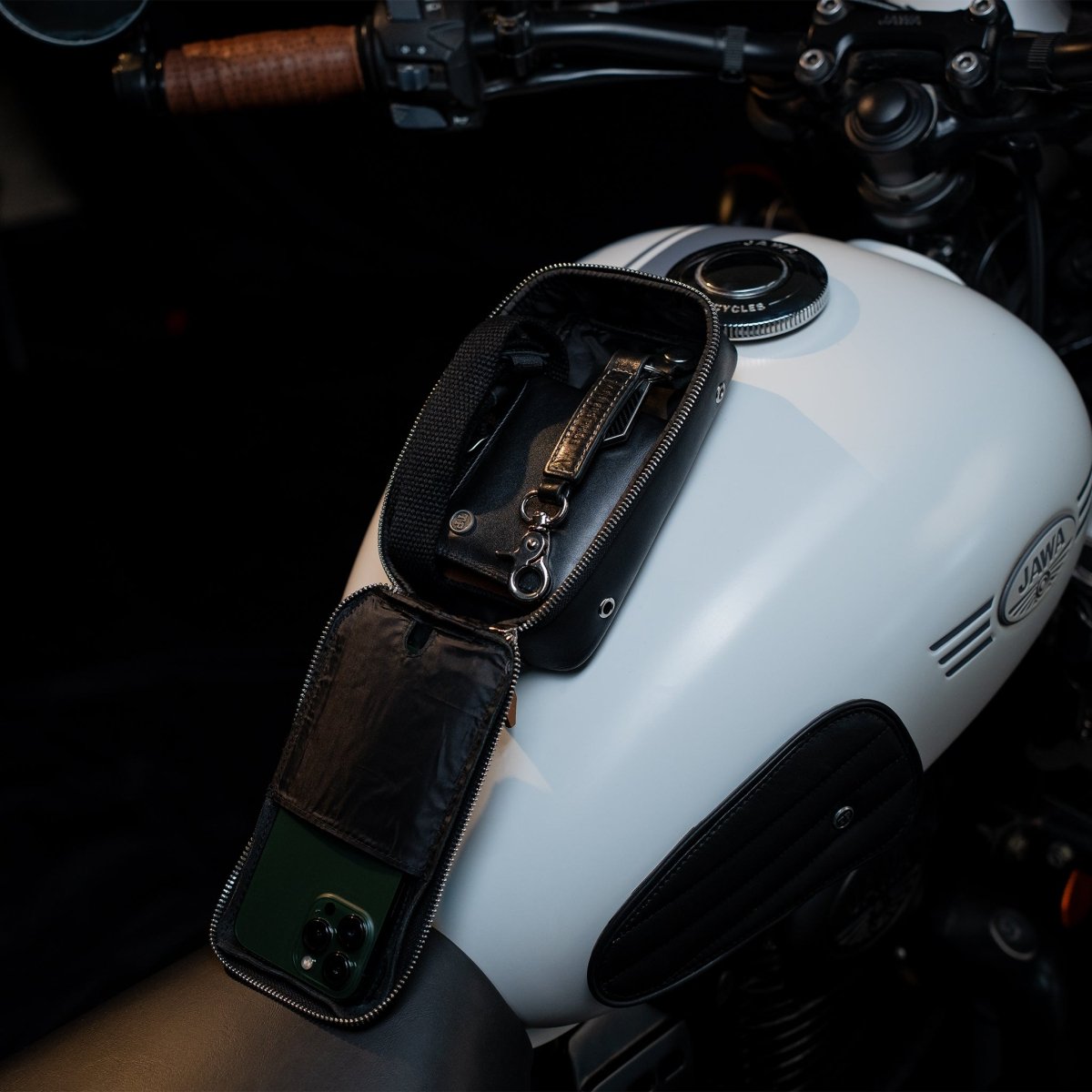 Multi Essential Riding Case - Tanners Pride (V.C. Exports)