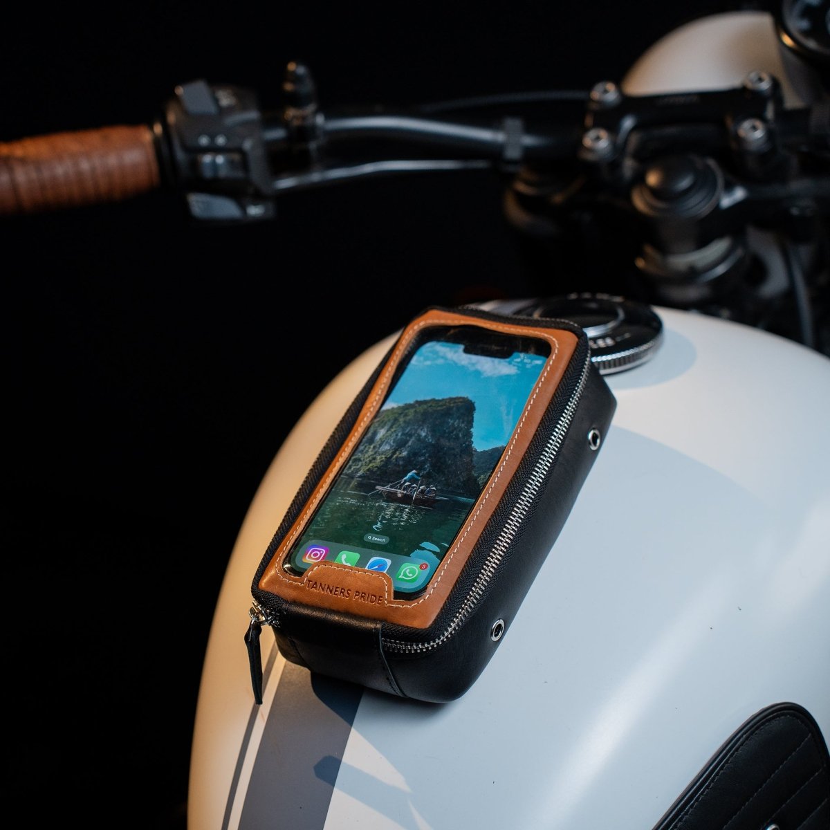 Multi Essential Riding Case - Tanners Pride (V.C. Exports)