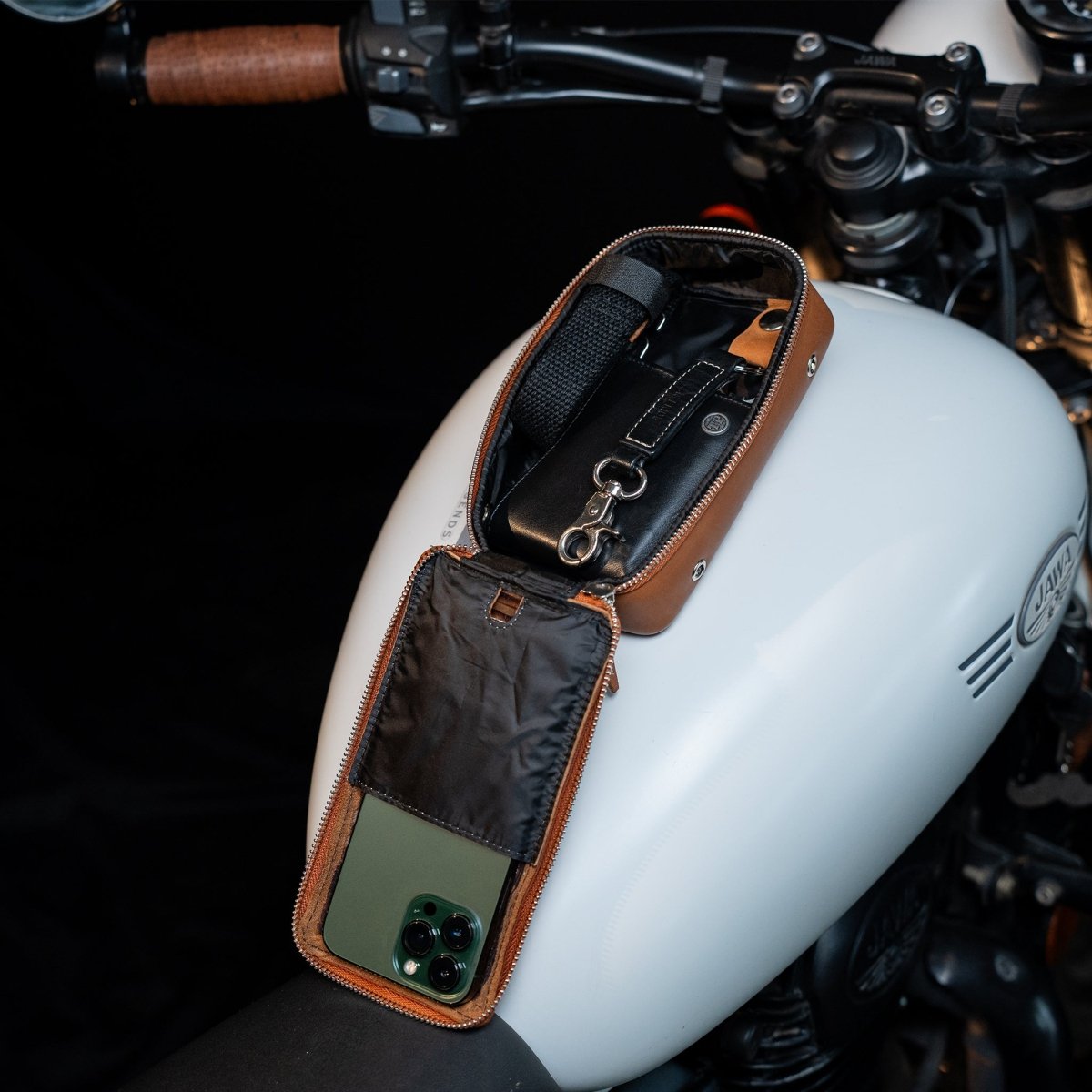 Multi Essential Riding Case - Tanners Pride (V.C. Exports)