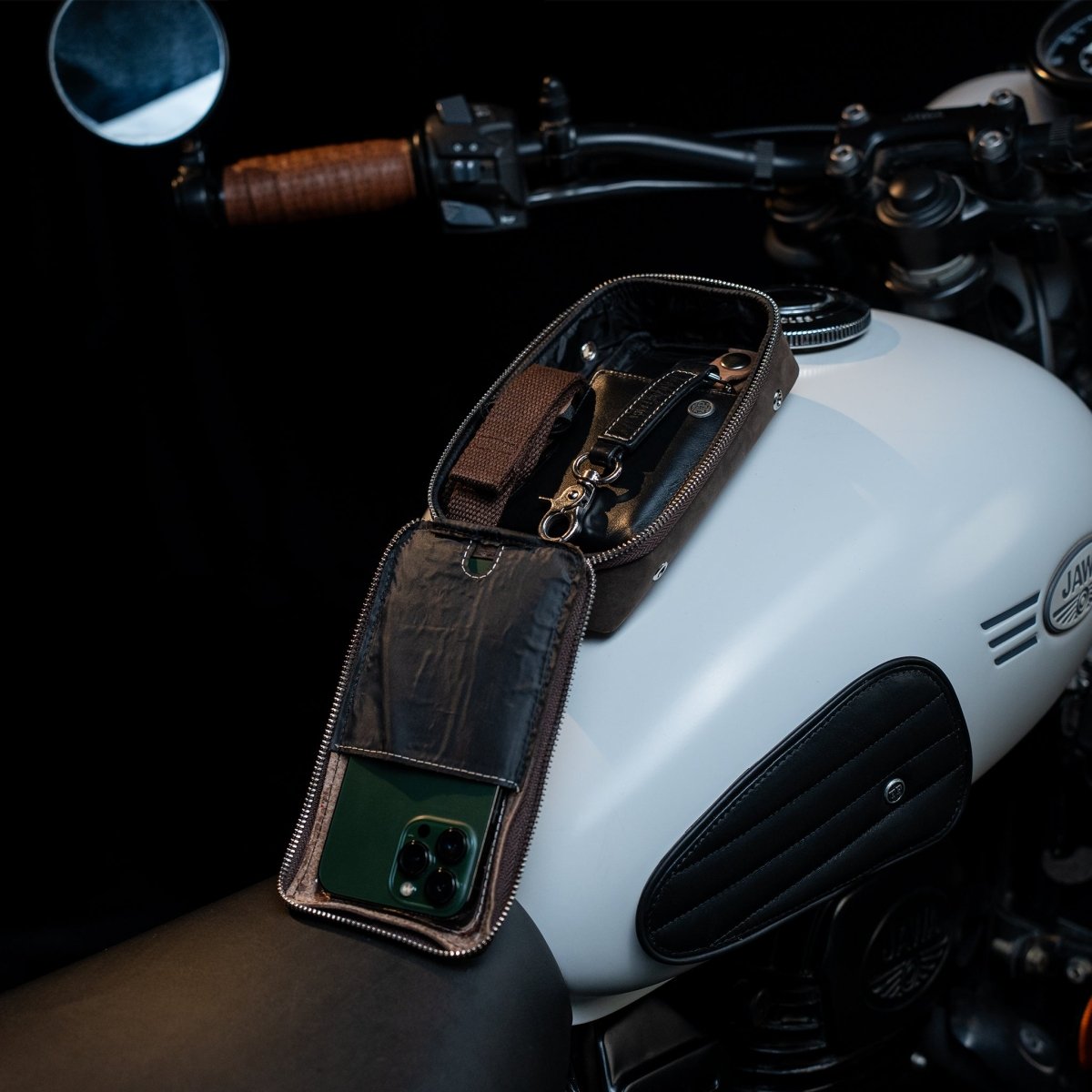 Multi Essential Riding Case - Tanners Pride (V.C. Exports)