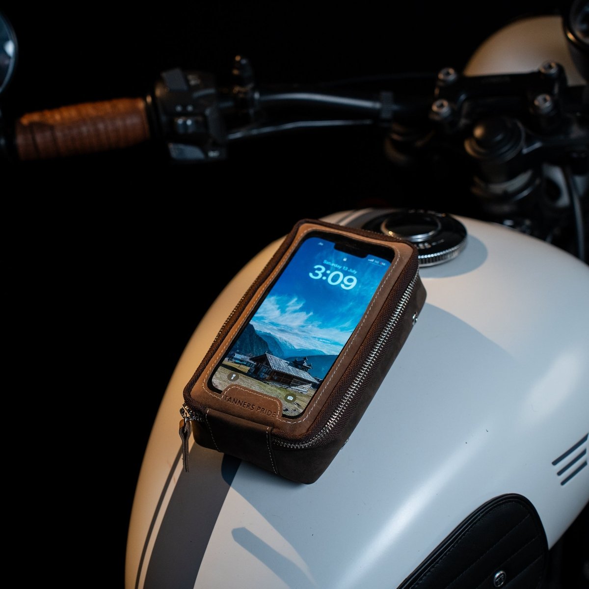 Multi Essential Riding Case - Tanners Pride (V.C. Exports)