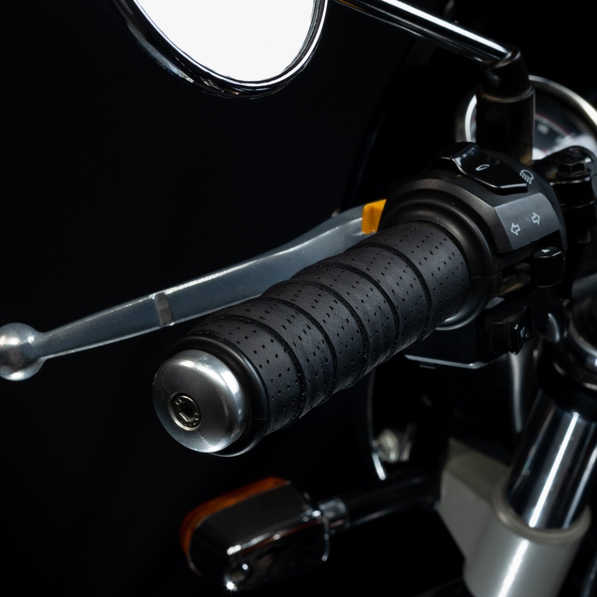 Perforated Handle Grips - Tanners Pride (V.C. Exports)