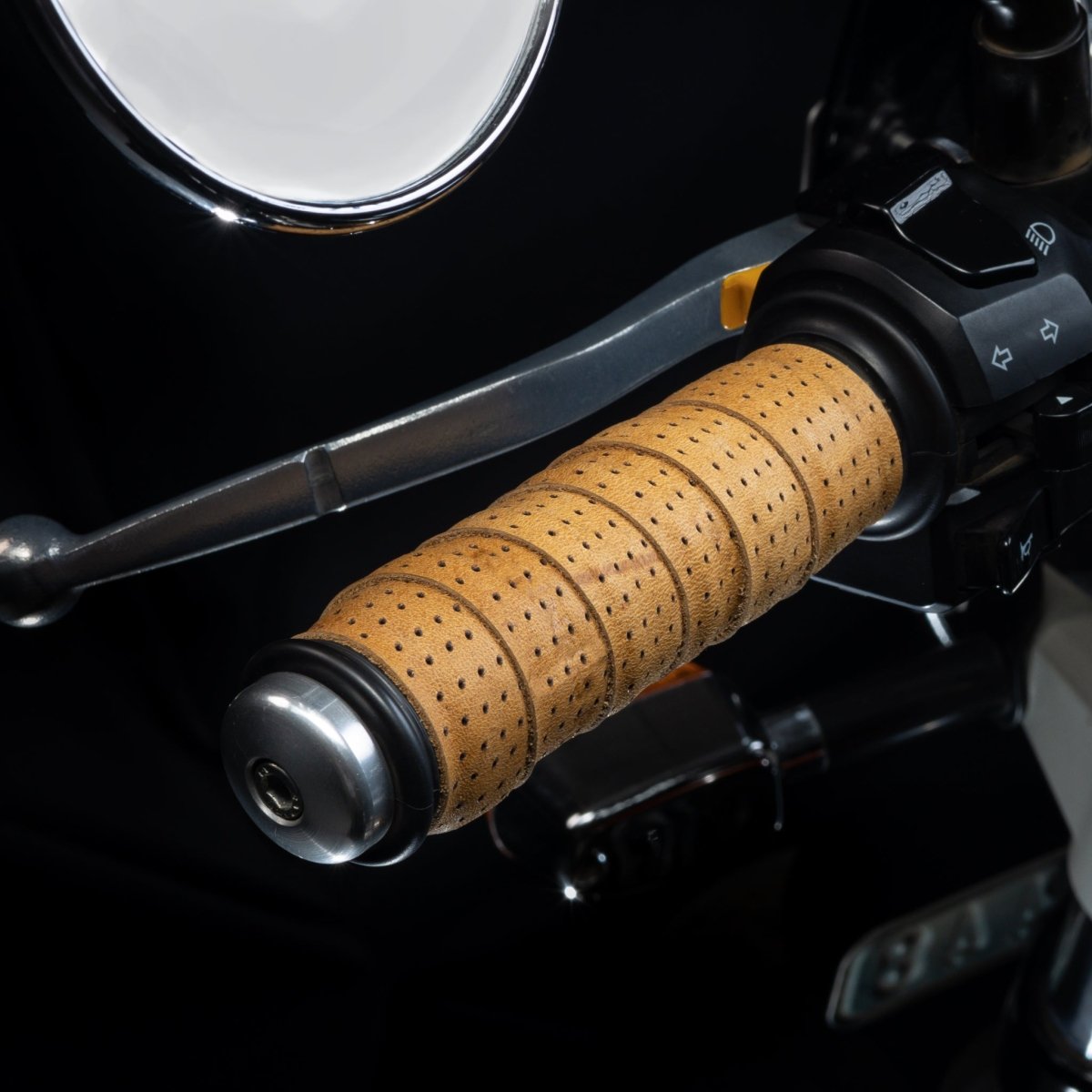 Perforated Handle Grips - Tanners Pride (V.C. Exports)