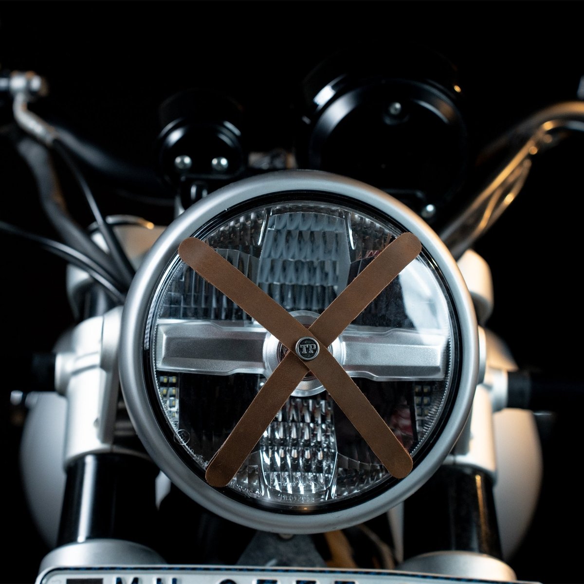 Plain Headlight Cross - Tanners Pride (V.C. Exports)