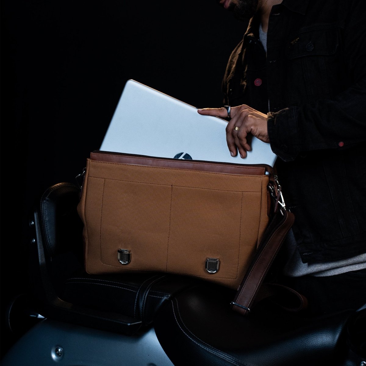 Protector Leather Laptop Bag - Tanners Pride (V.C. Exports)