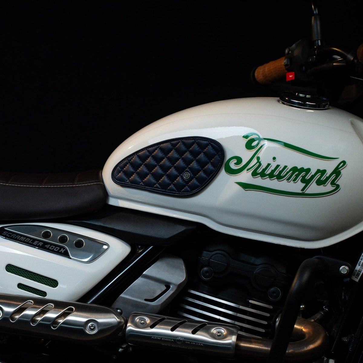 Raised Diamond Tankpads (Triumph) - Tanners Pride (V.C. Exports)