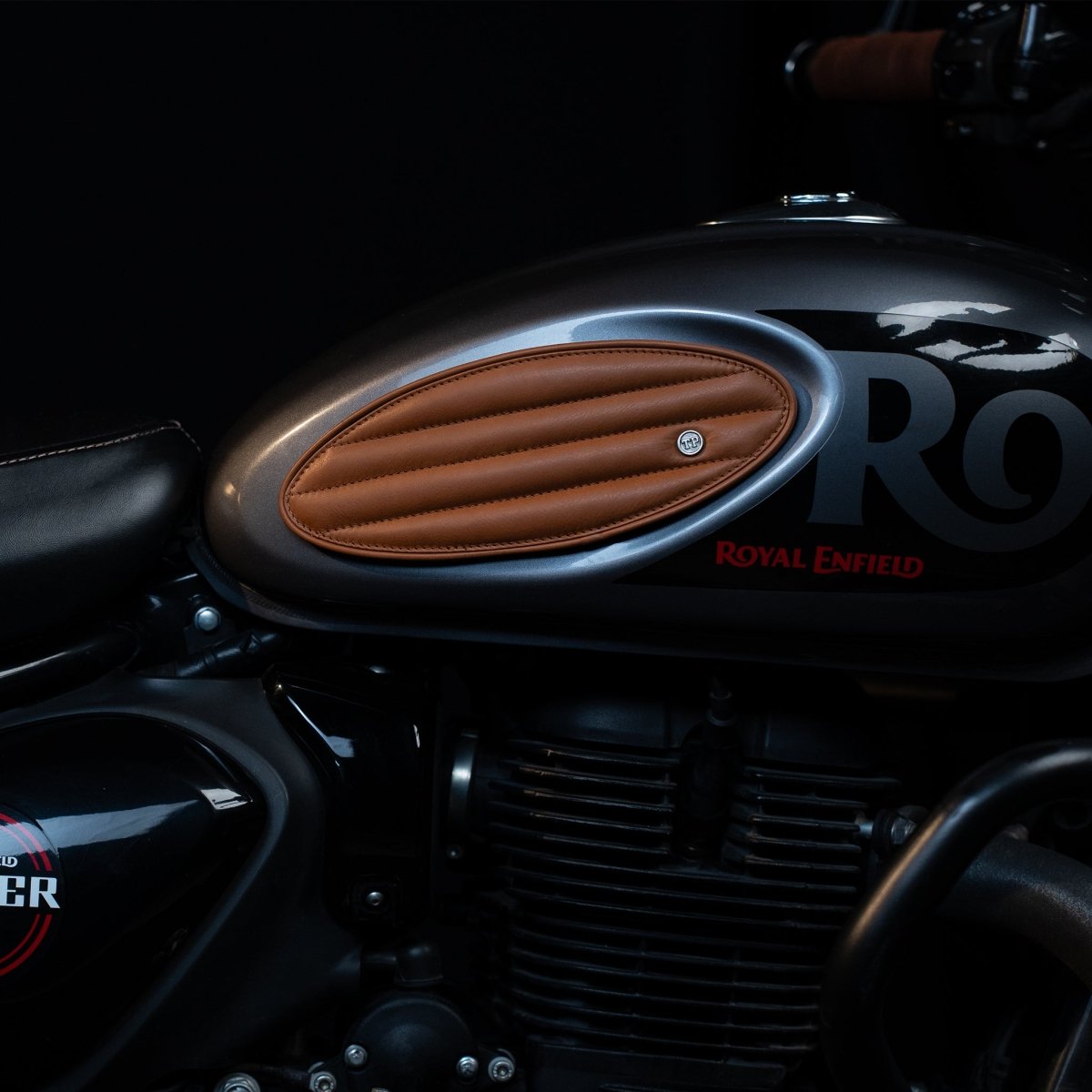 Straight Tankpads (Hunter 350) - Tanners Pride (V.C. Exports)