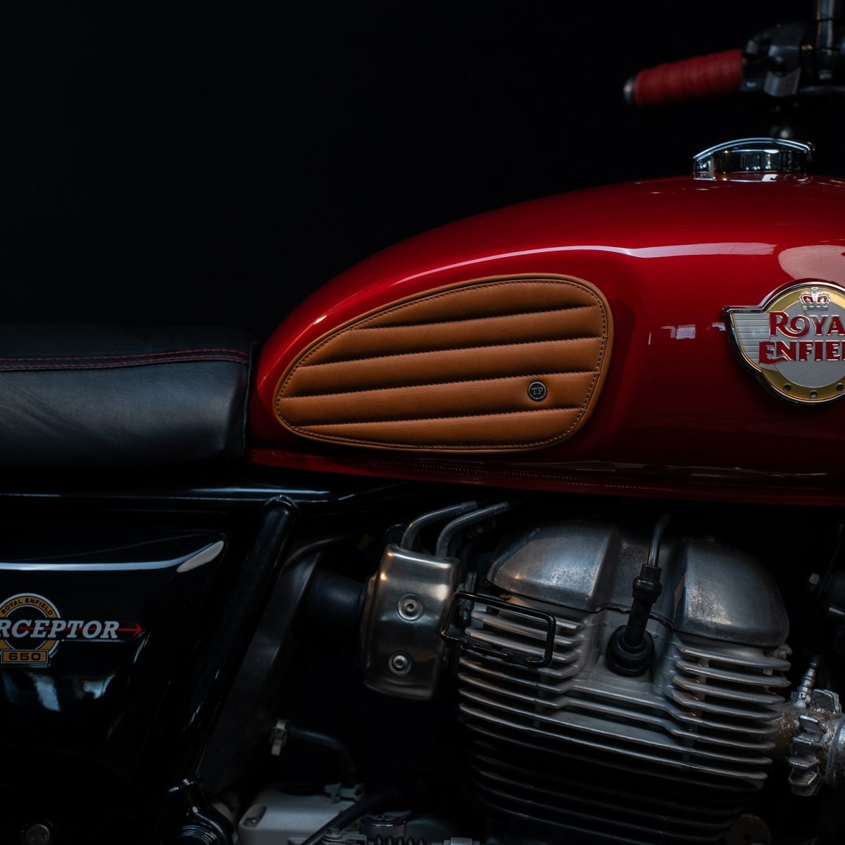 Straight Tankpads (Interceptor 650) - Tanners Pride (V.C. Exports)
