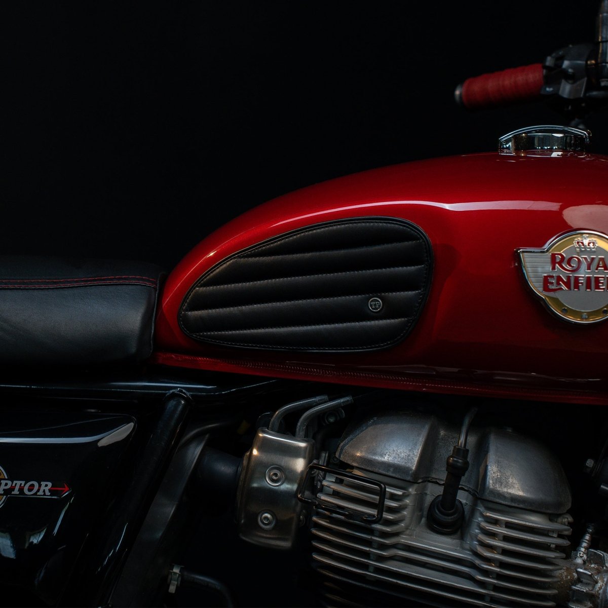 Straight Tankpads (Interceptor 650) - Tanners Pride (V.C. Exports)