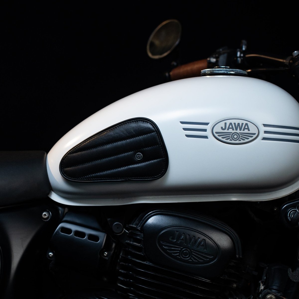 Straight Tankpads (Jawa) - Tanners Pride (V.C. Exports)