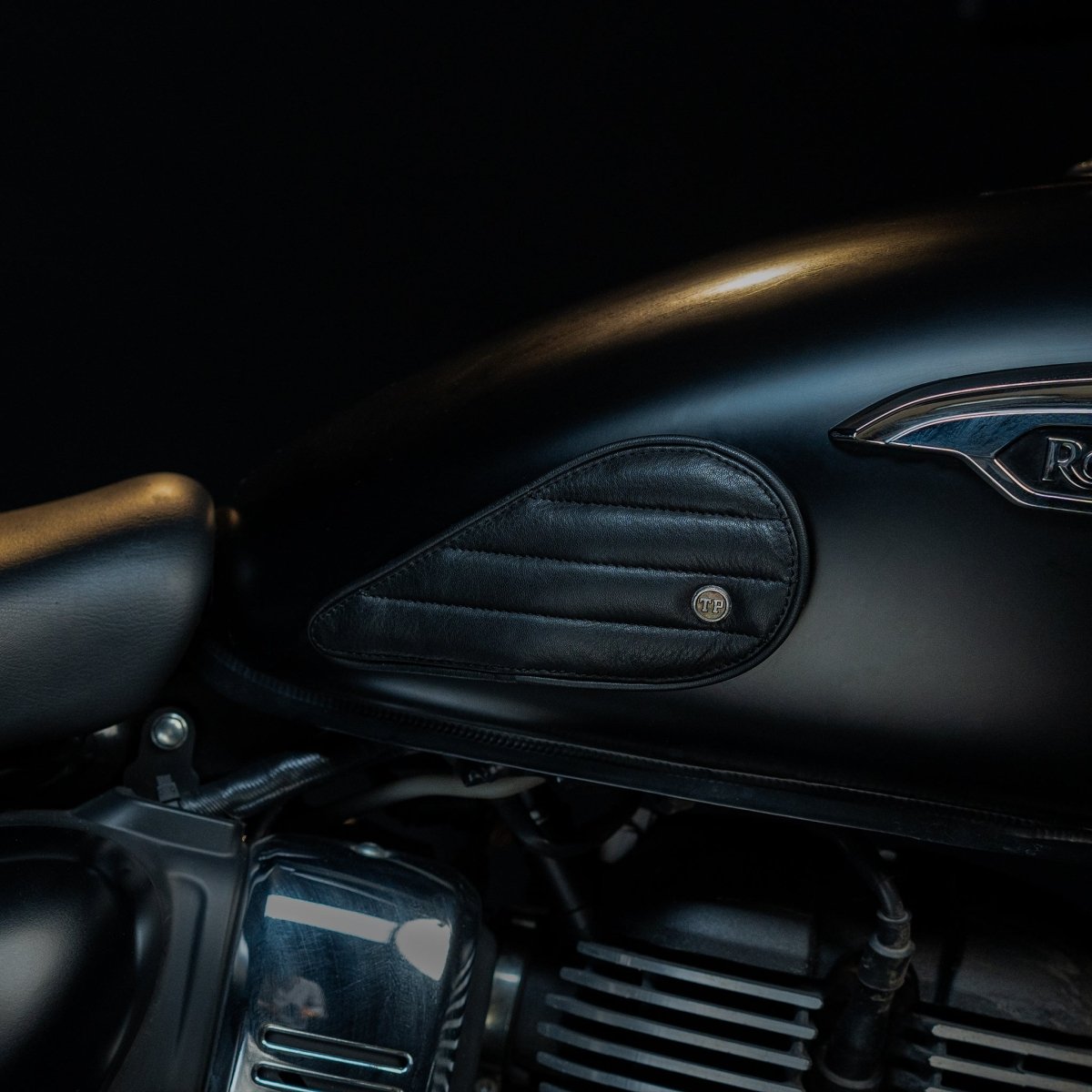 Straight Tankpads (Meteor 350) - Tanners Pride (V.C. Exports)
