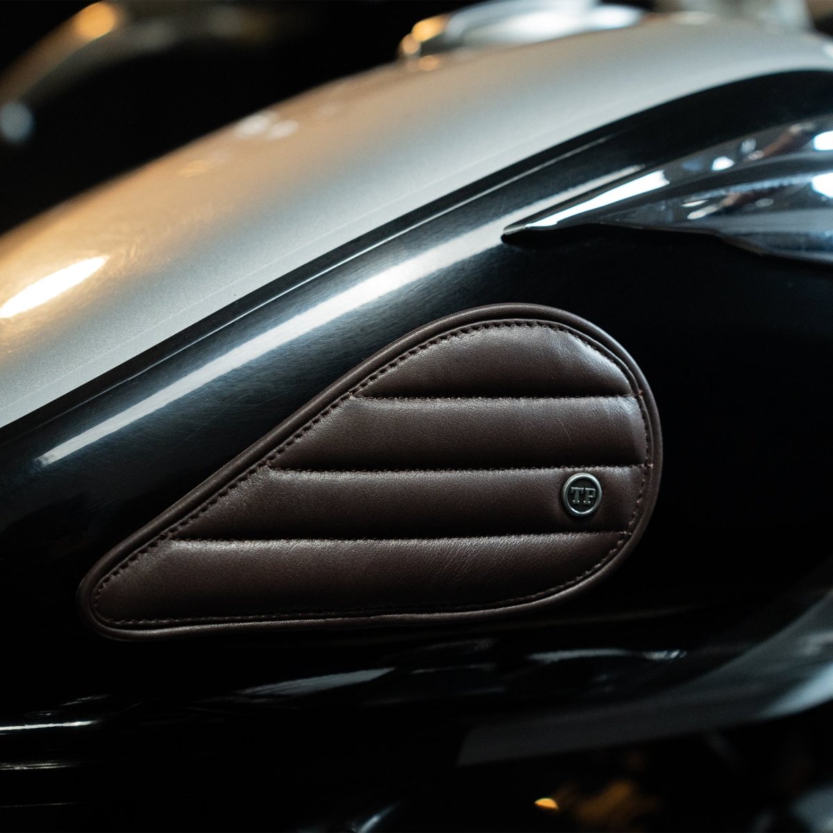 Straight Tankpads (Super Meteor 650) - Tanners Pride (V.C. Exports)