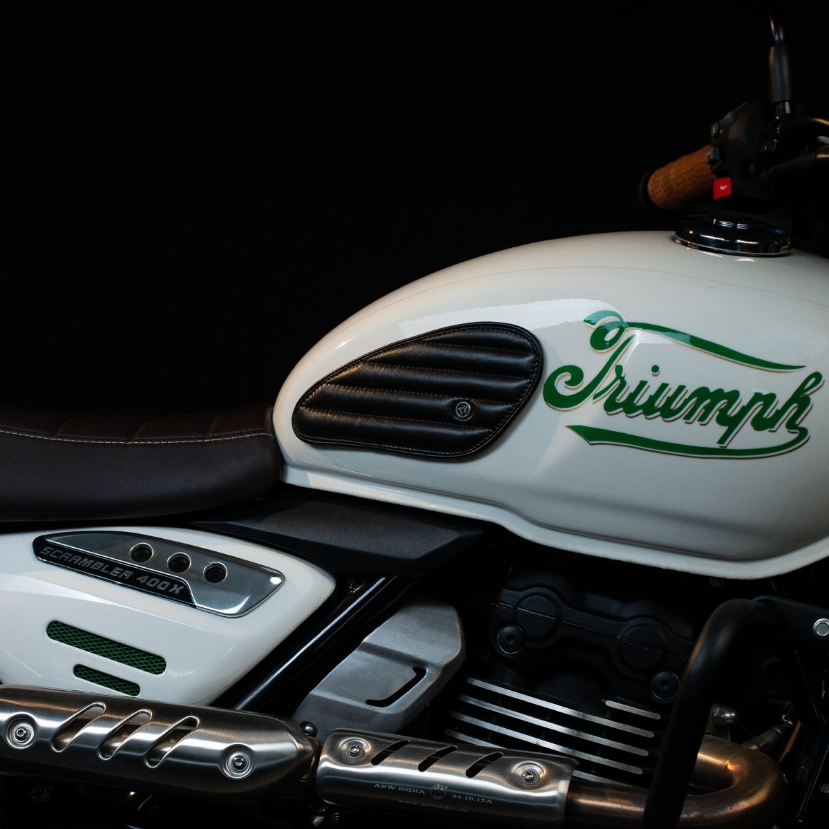 Straight Tankpads (Triumph) - Tanners Pride (V.C. Exports)