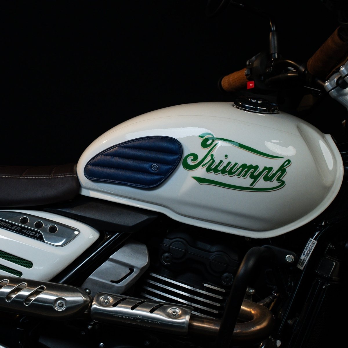 Straight Tankpads (Triumph) - Tanners Pride (V.C. Exports)