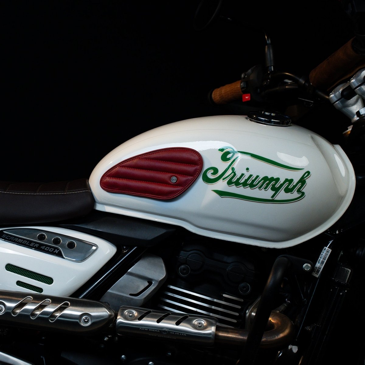 Straight Tankpads (Triumph) - Tanners Pride (V.C. Exports)