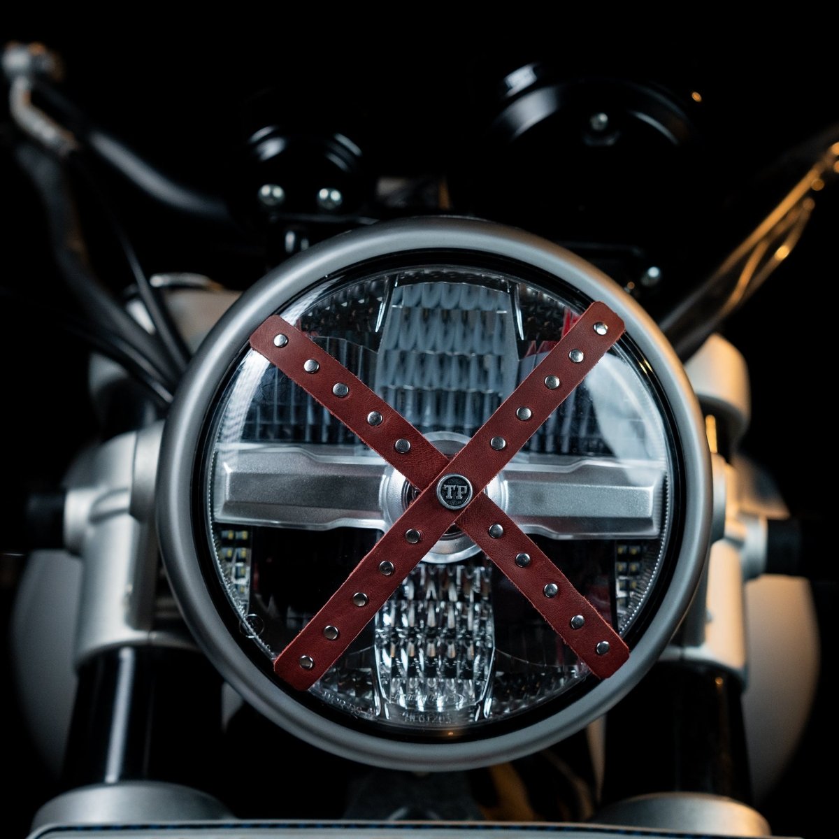 Studded Headlight Cross - Tanners Pride (V.C. Exports)